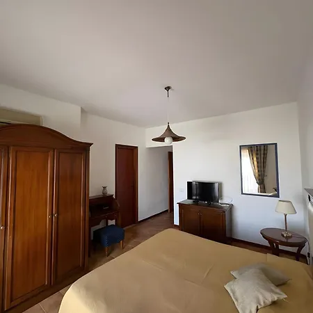 Nyaraló La Grotta 2